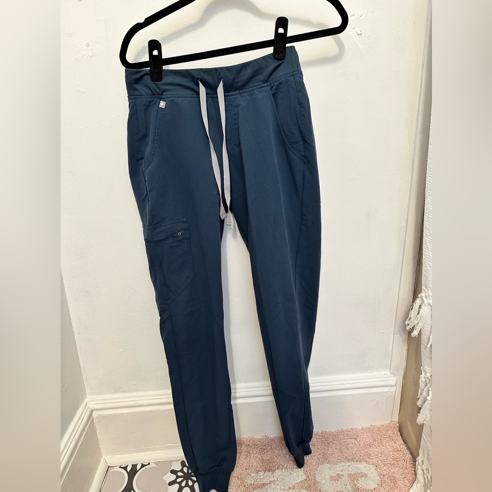 Scrub pants
